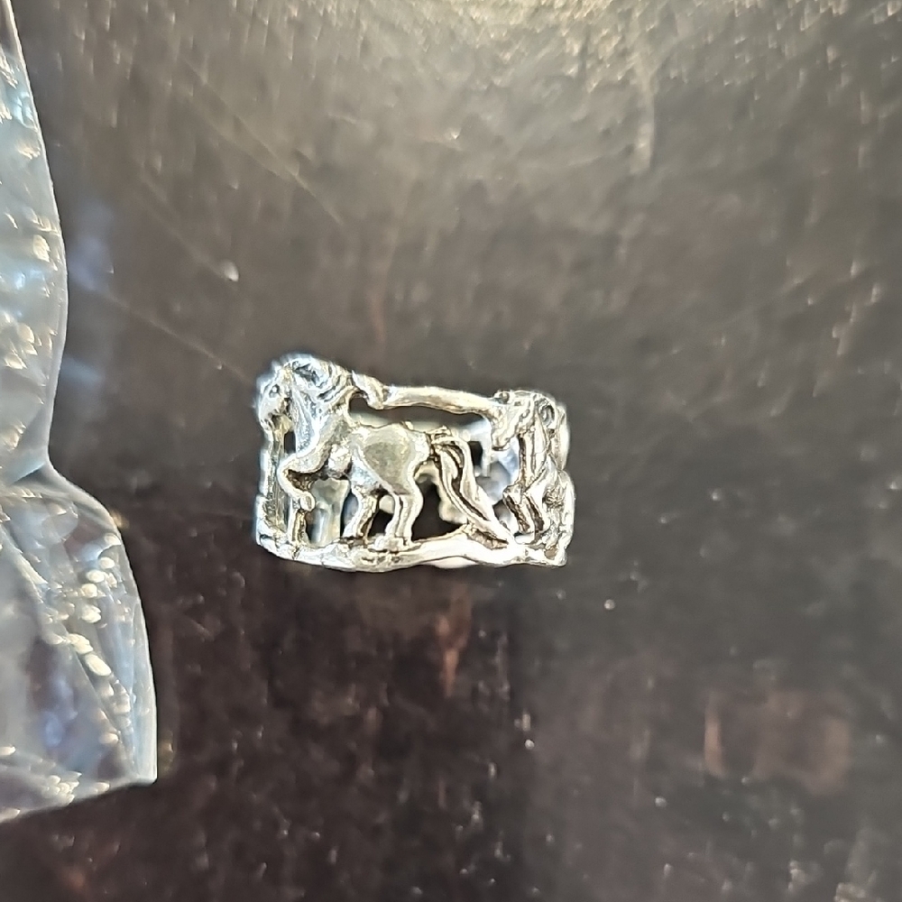 .925 Sterling Silver Horse Motif Ring Size 8 NEW